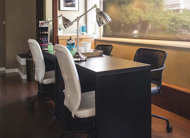 manicure-station-monterey